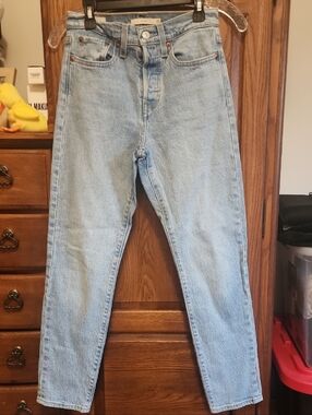 Levi's Women's Slim Straight Jeans in Light Blue